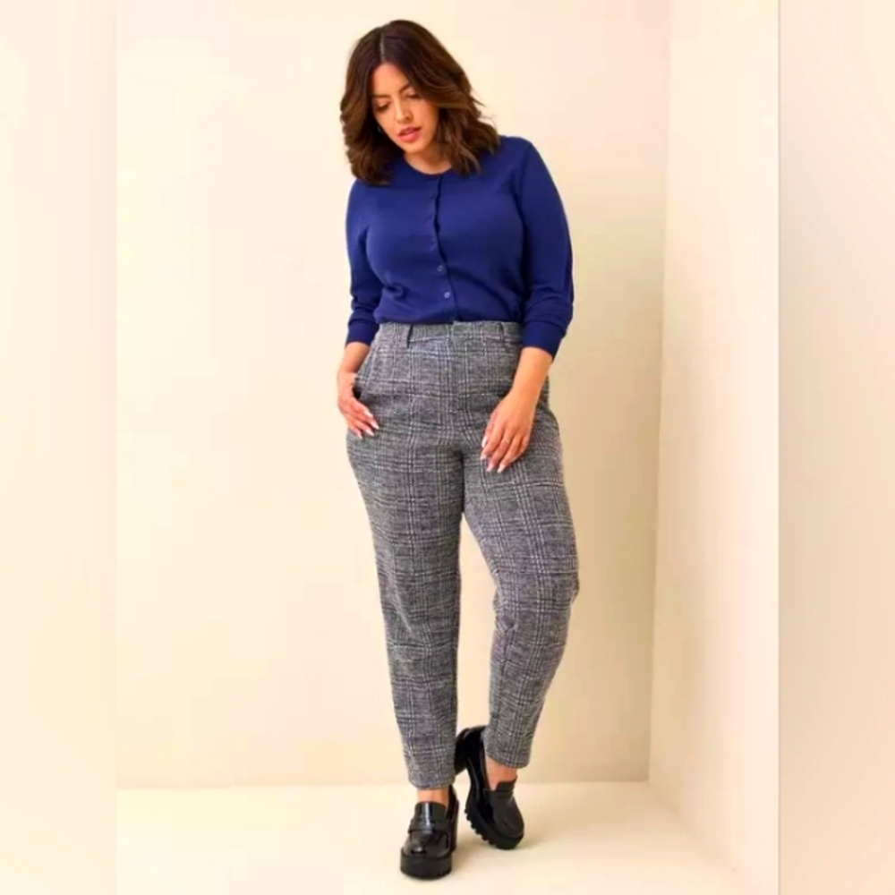NWT Torrid Ankle Skinnys